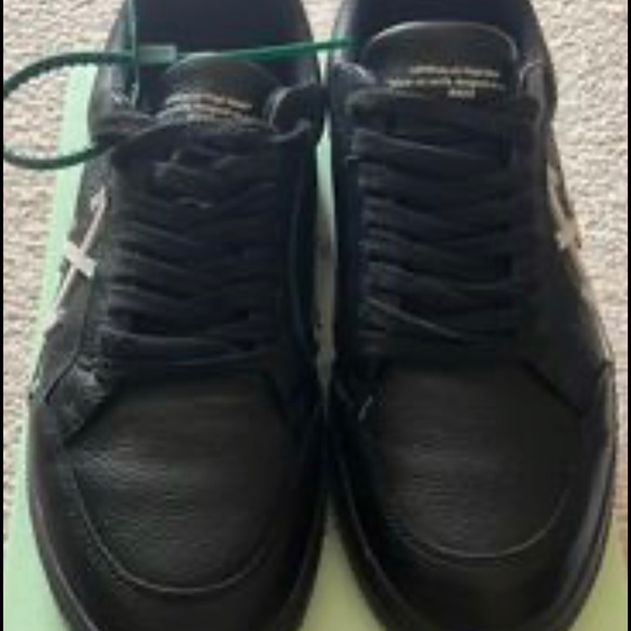 Mens off white shoes(10.5) - Picture 2 of 3